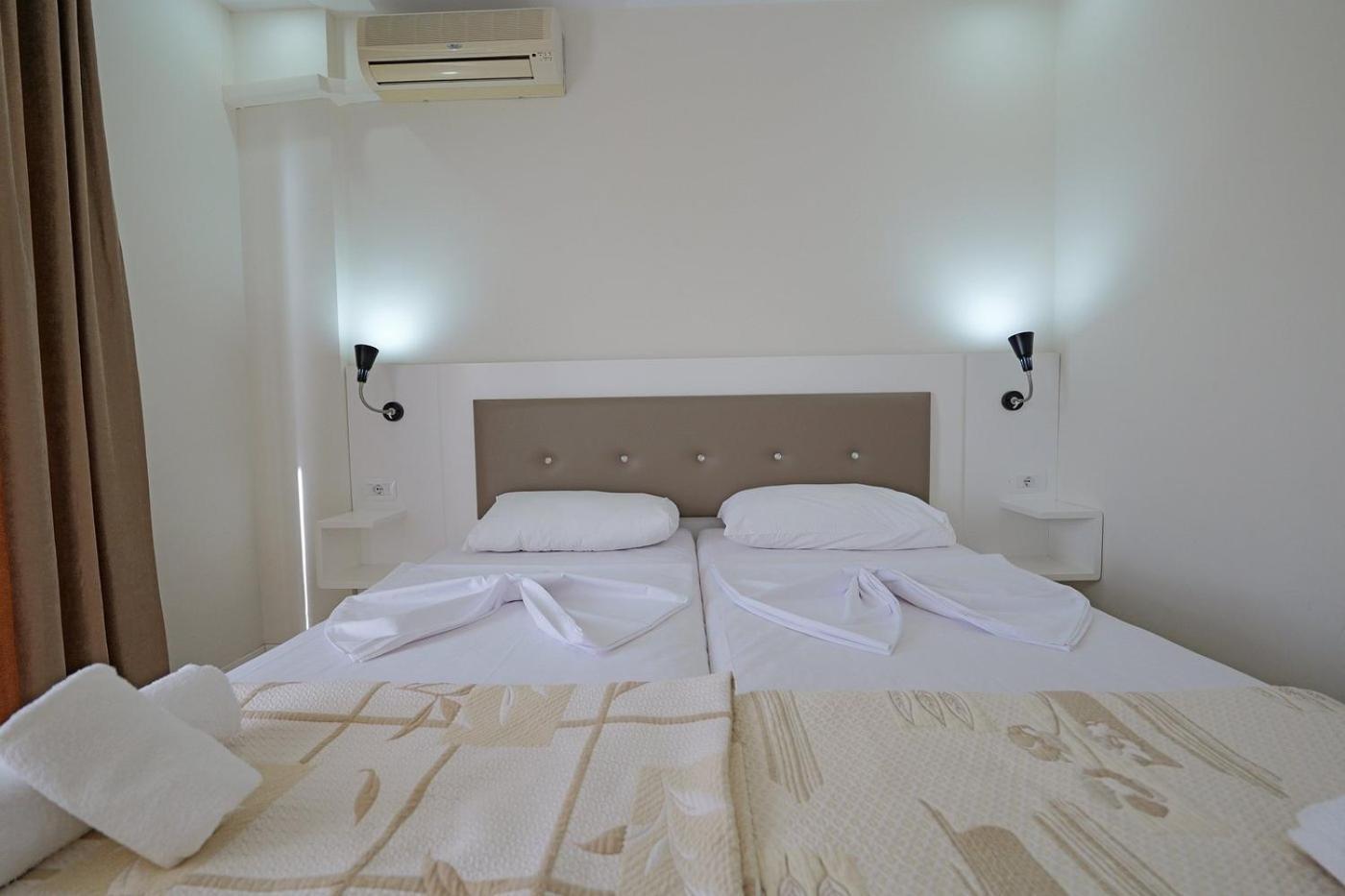 Hotel MARIO Sarandë Buitenkant foto