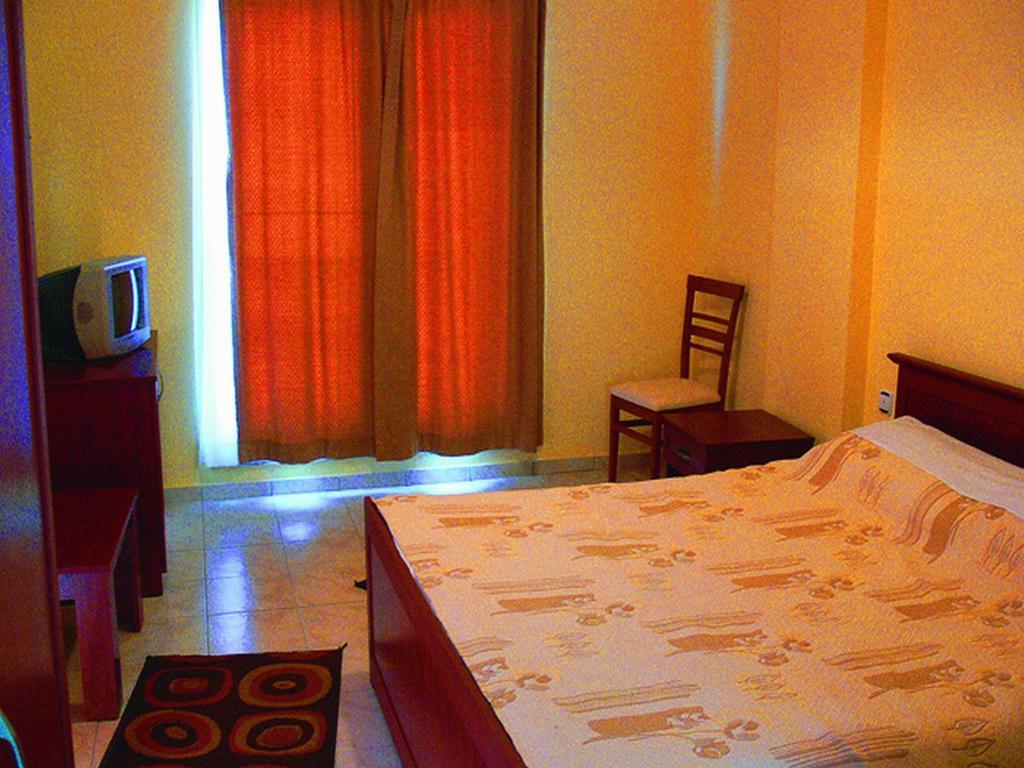 Hotel MARIO Sarandë Kamer foto